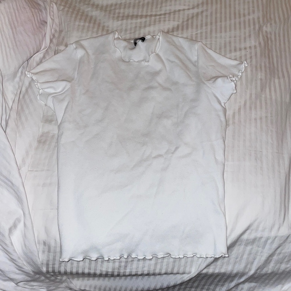 brandy Melville top ruffle sleeves